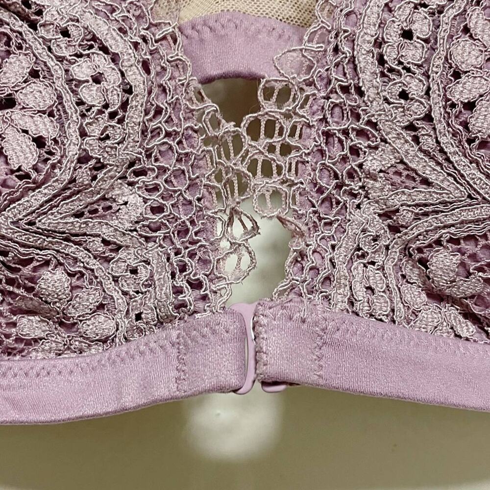 Victoria's Secret Purple Floral Front Closure Padded Bra - Picture 2 of 5